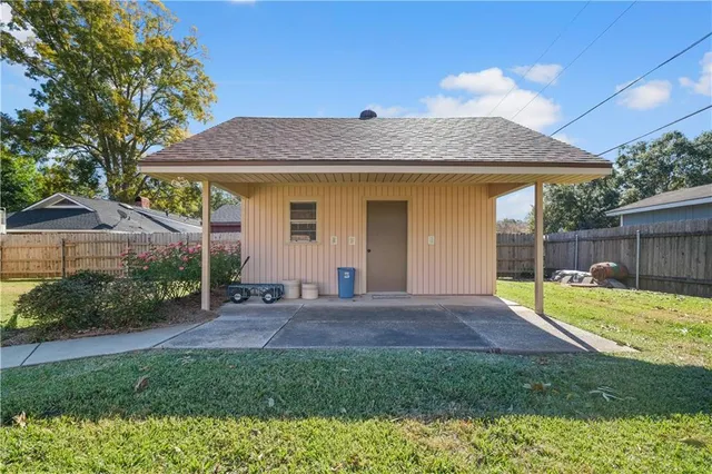 $279,500 | 704 Post Oak Boulevard, Alexandria, LA 71303