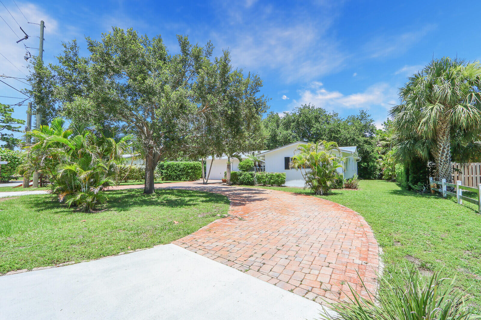 421 Southeast Edgewood Dr  