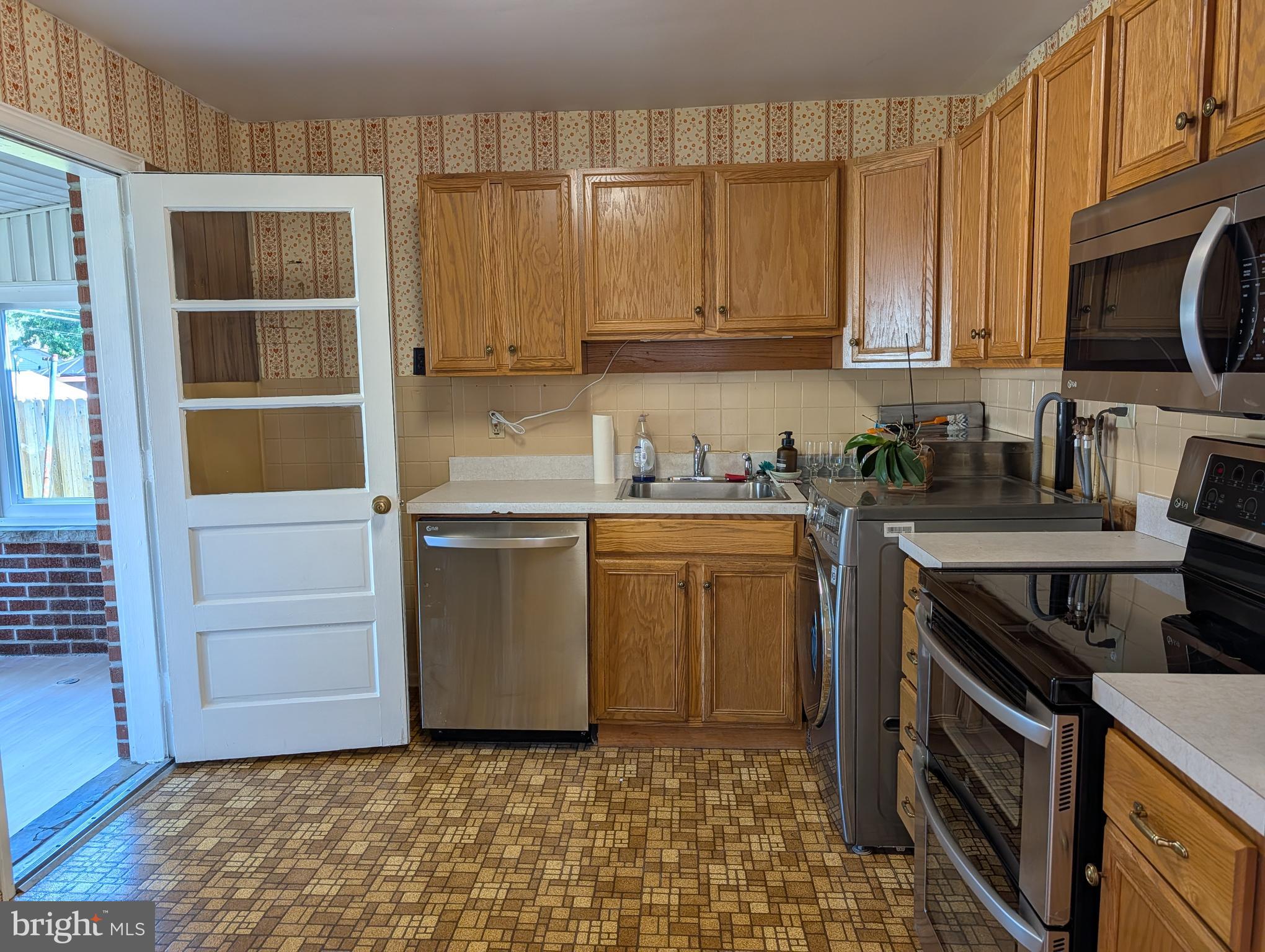 3103 Roxford Road Allentown, PA 18103 - Photo 8 of 23 Gallery Image 8