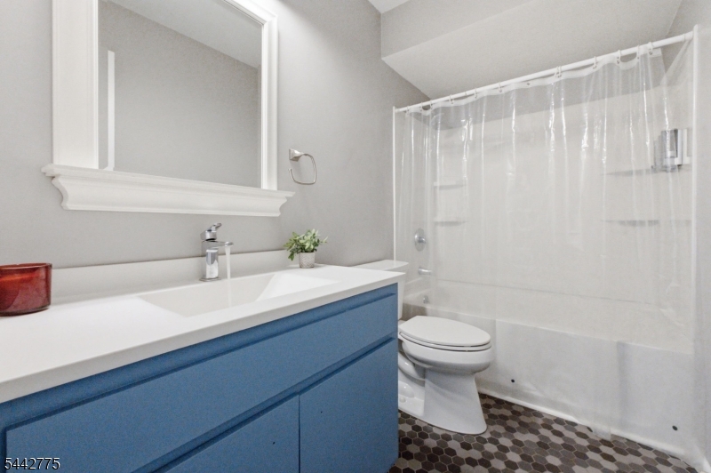 77 Overlook Drive Clinton, NJ 08809 - Photo 21 of 33