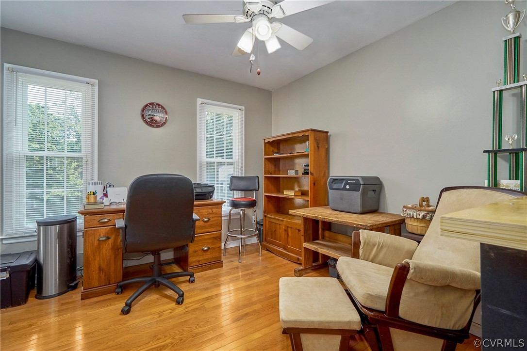4817 Cedar Cliff Road Chester, VA 23831 - Photo 17 of 24