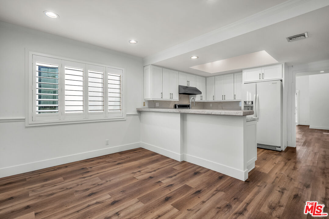 1655 Selby Avenue, Unit 301 Los Angeles, CA 90024 - Photo 12 of 24