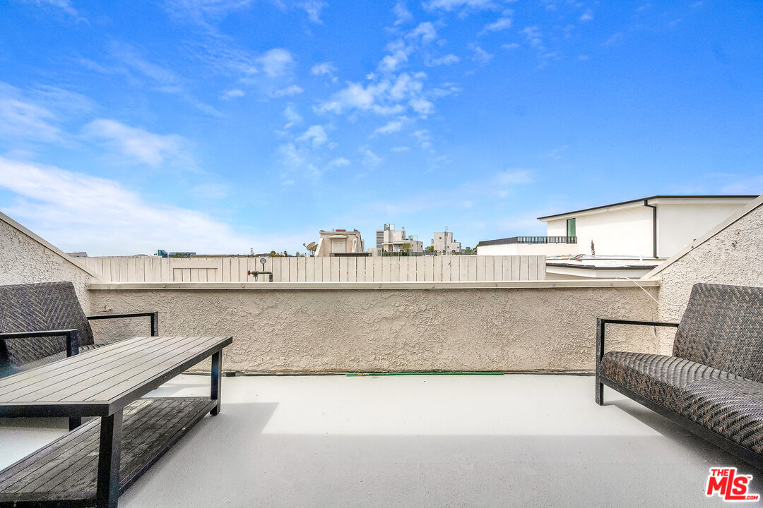 1655 Selby Avenue, Unit 301 Los Angeles, CA 90024 - Photo 22 of 24