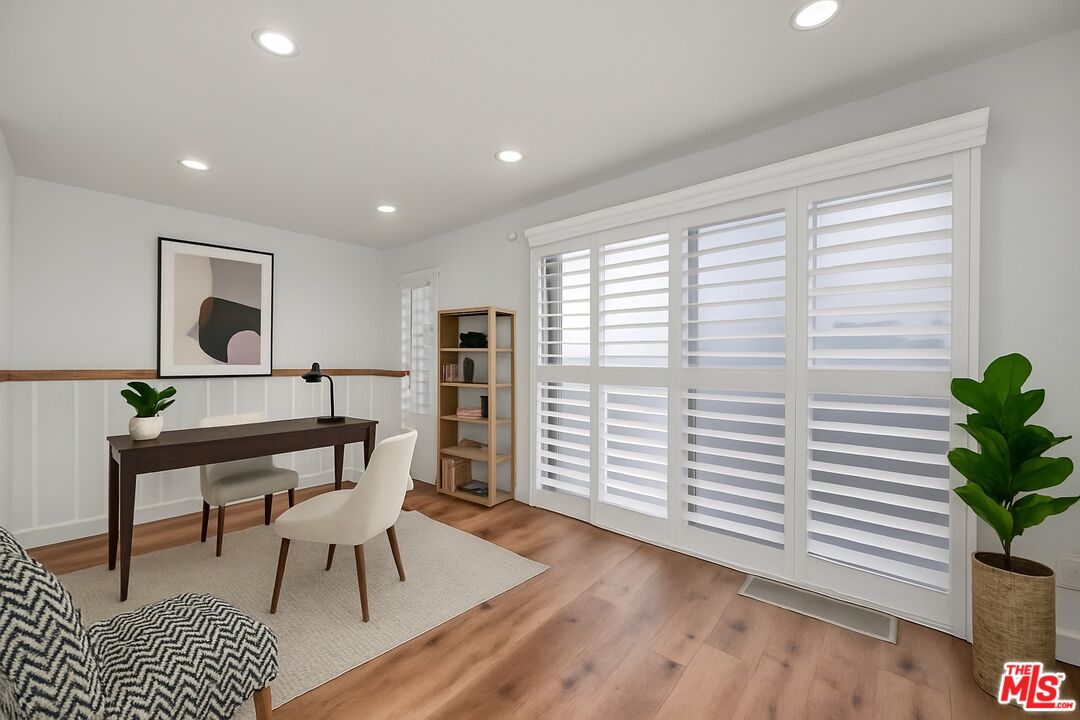 1655 Selby Avenue, Unit 301 Los Angeles, CA 90024 - Photo 3 of 24