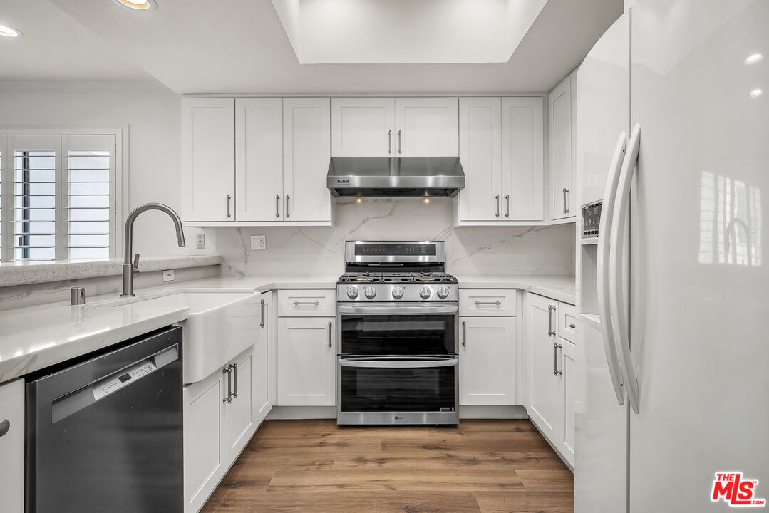 1655 Selby Avenue, Unit 301 Los Angeles, CA 90024 - Photo 5 of 24