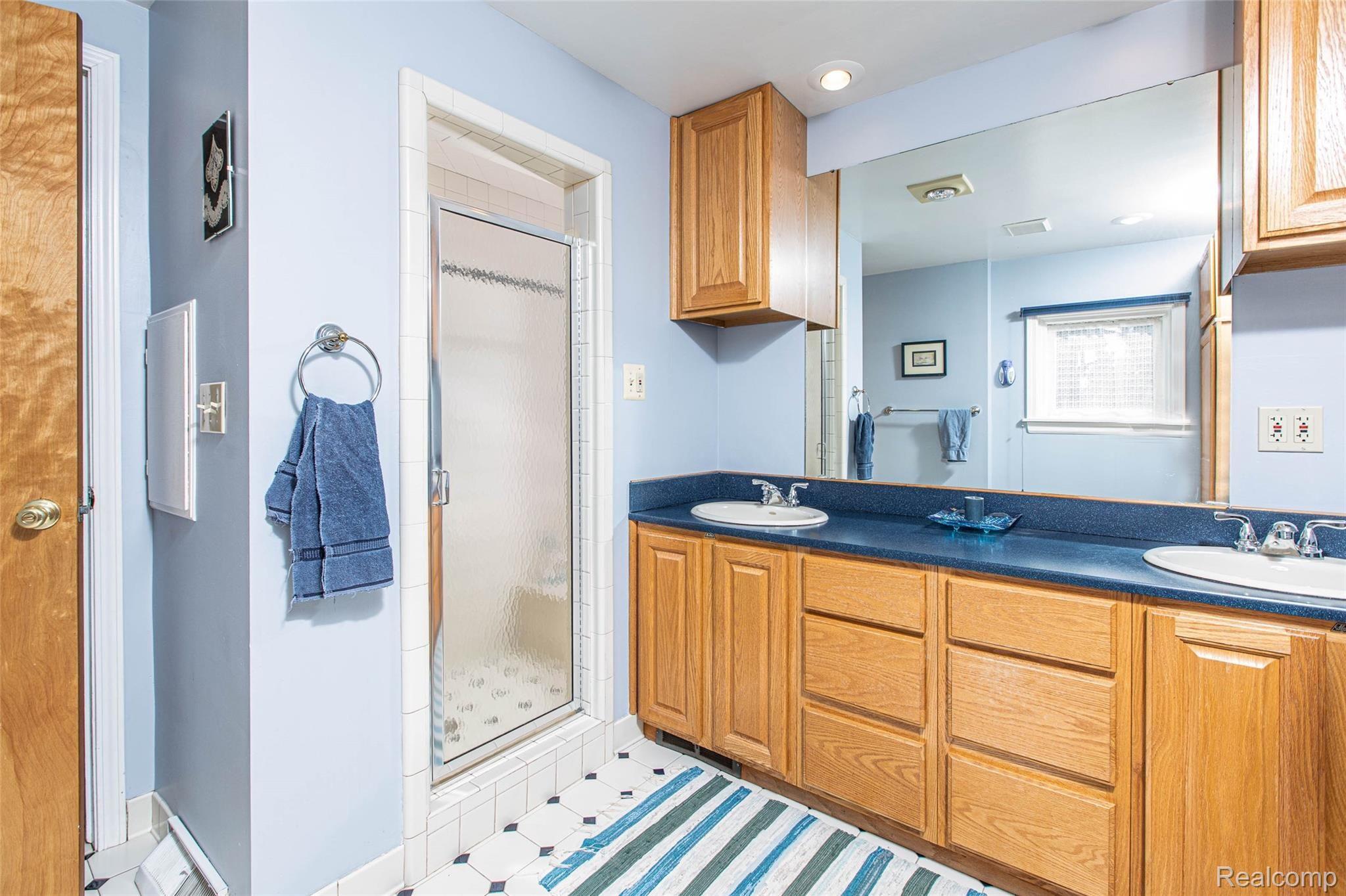 6 Ridgemont Court Dearborn, MI 48124 - Photo 40 of 54 -31.jpg