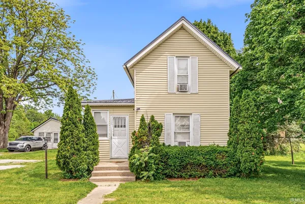 $240,000 | 800 East Waterford Street, Wakarusa, IN 46573