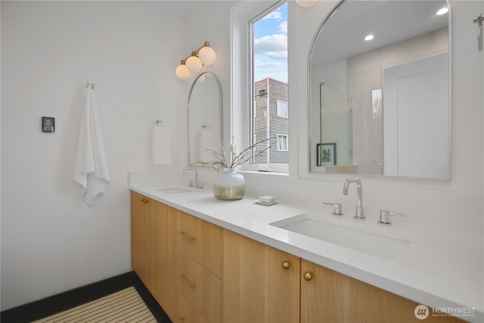 721 North 45th Street Seattle, WA 98103 - Photo 14 of 28 Gallery Image 14