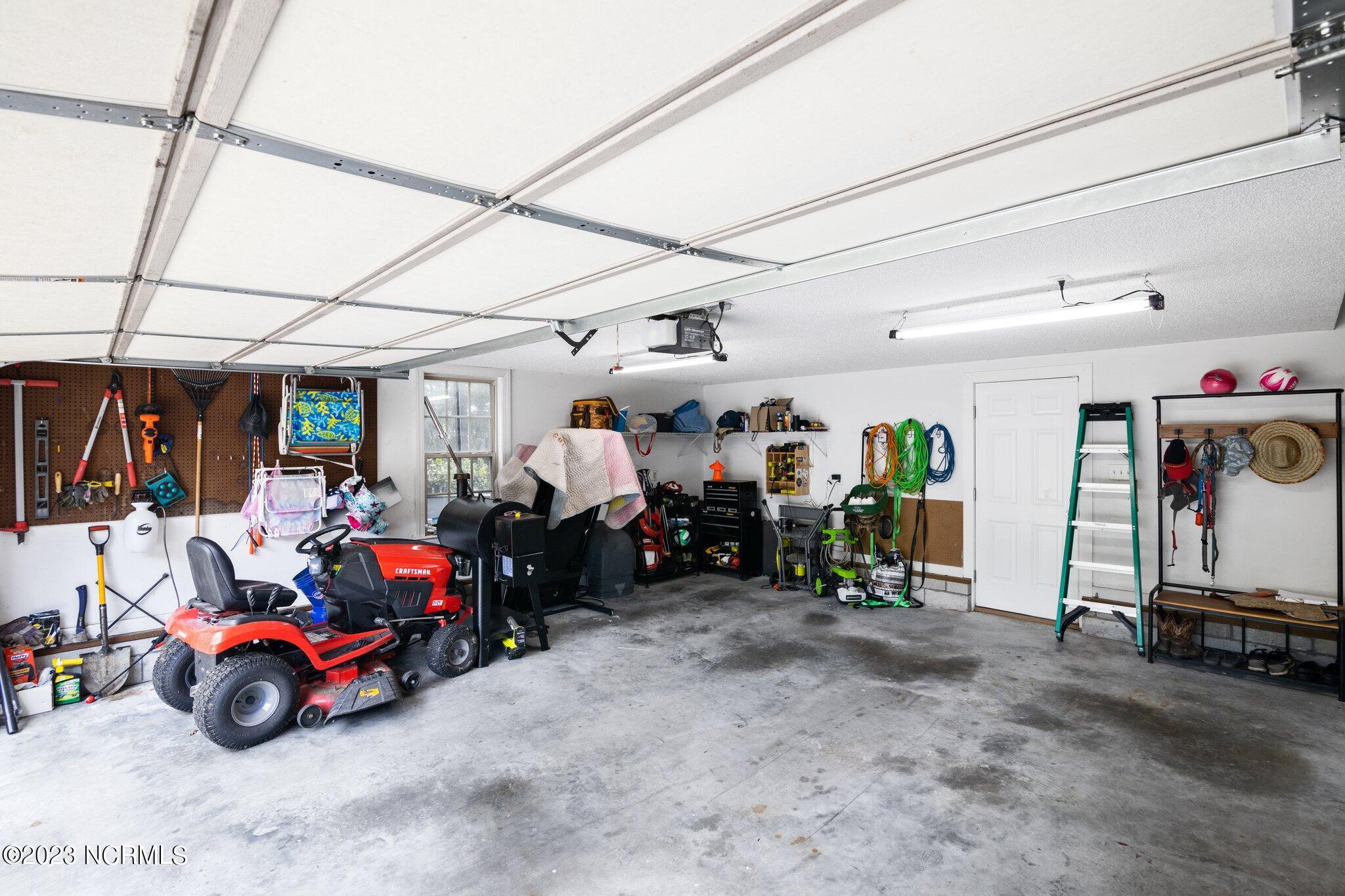 130 Geneva Road New Bern, NC 28562 - Photo 33 of 41 Garage