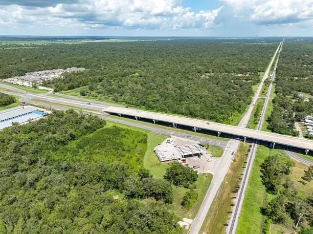 $550,000 | 288 Farm To Market 2004, Lake Jackson, TX 77566