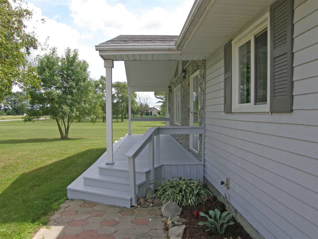 17214 E Road New Lothrop, MI 48460 - Photo 4 of 32