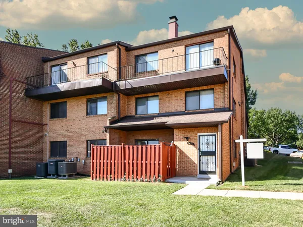 $399,000 | 3481 Summit Court Northeast, Unit 3481, Washington, DC 20018