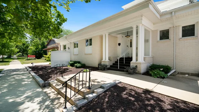 $399,000 | 213 Crawford Avenue, Dixon, IL 61021