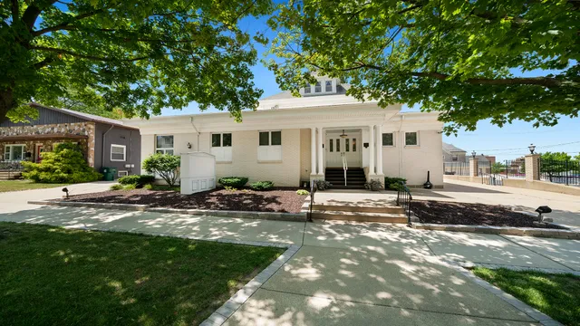 $399,000 | 213 Crawford Avenue, Dixon, IL 61021