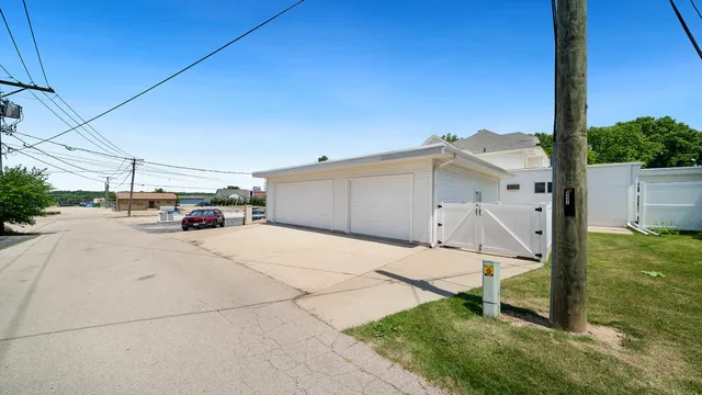 $399,000 | 213 Crawford Avenue, Dixon, IL 61021