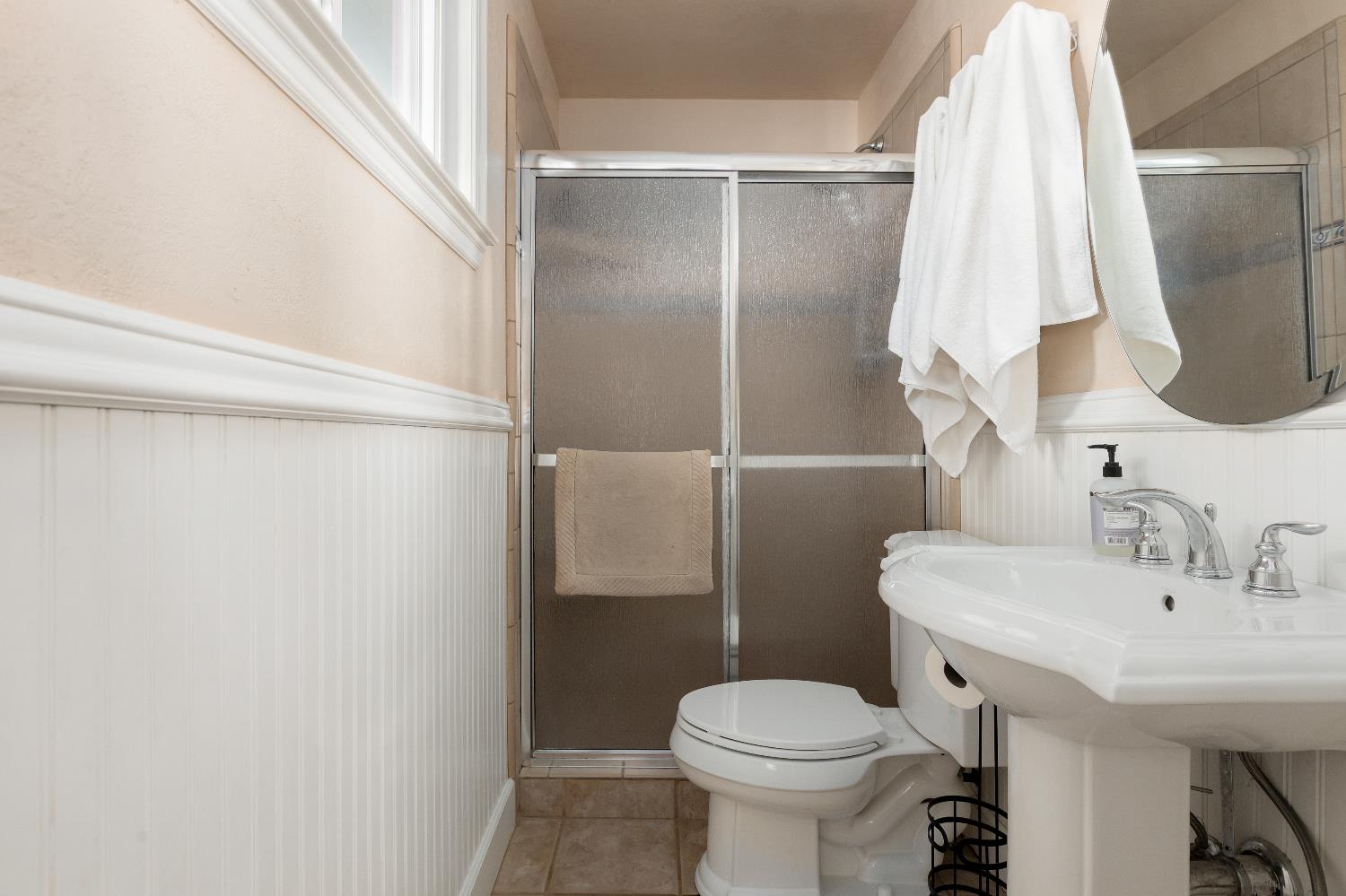 12636 Nottingham Lane Grass Valley, CA 95949 - Photo 13 of 34 a bathroom with a sink toilet and shower