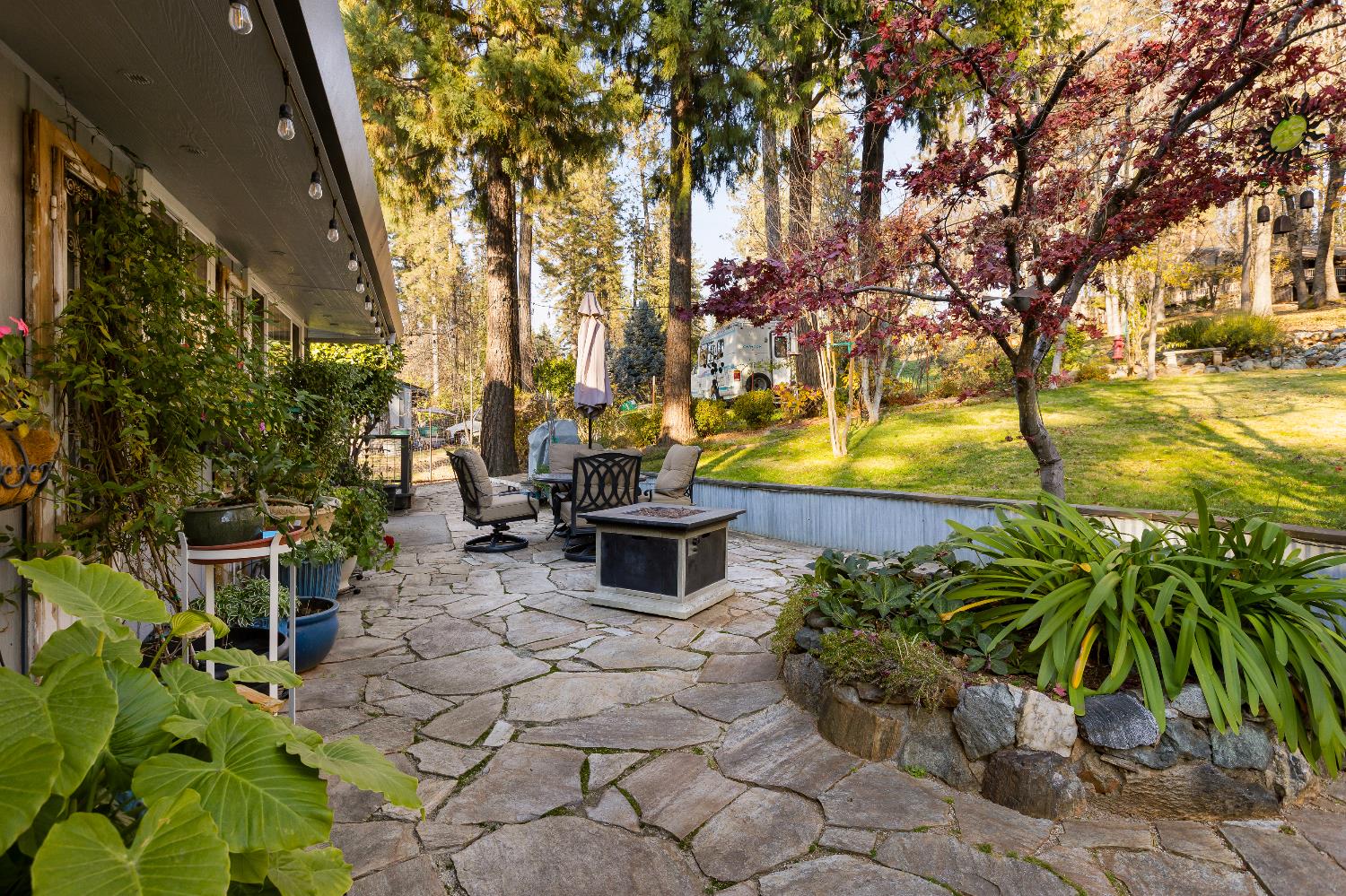 12636 Nottingham Lane Grass Valley, CA 95949 - Photo 31 of 34 a garden view with a seating space