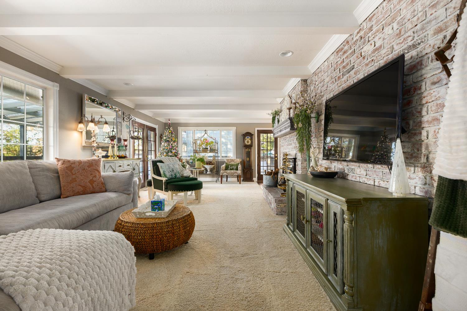 12636 Nottingham Lane Grass Valley, CA 95949 - Photo 4 of 34 a living room with furniture and a fireplace