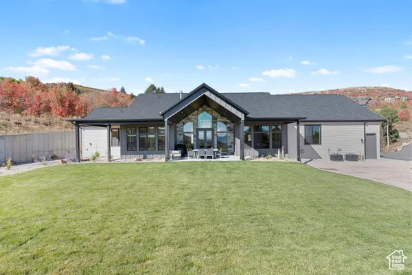 $1,779,000 | 984 South Crossed Arrows Cir Garden, Garden City, UT 84028