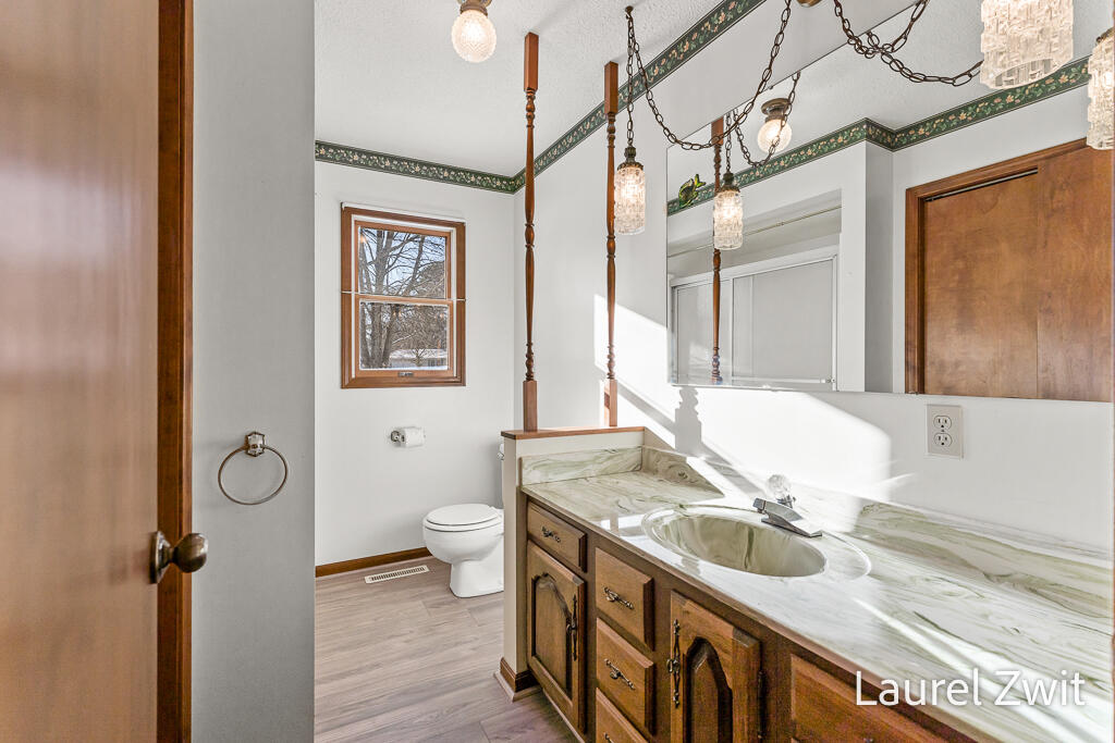 7575 Whitehall Road Whitehall, MI 49461 - Photo 20 of 37 7575WhitehallRd-20LoRes