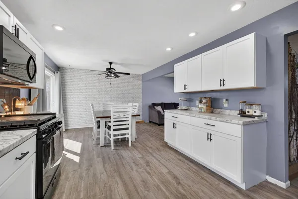 $259,900 | 322 Sullivan Drive, Colona, IL 61241