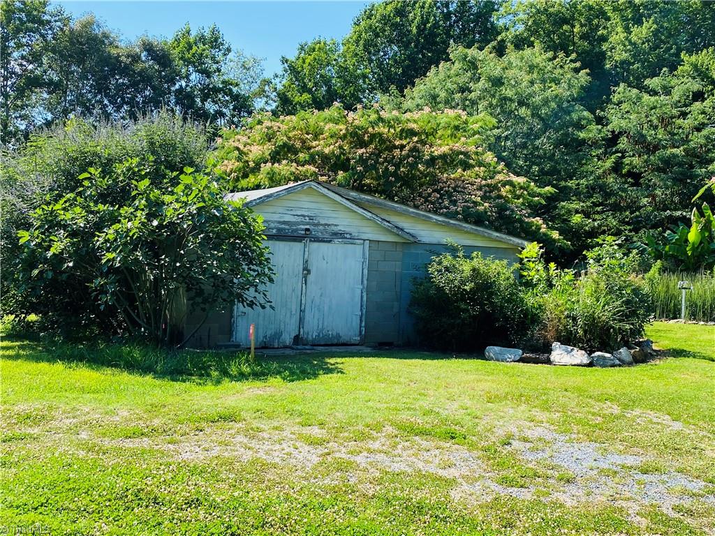 1498 Mack Road Asheboro, NC 27205 - Photo 12 of 31 Gallery Image 12