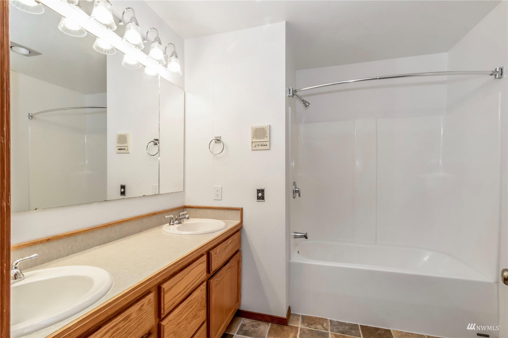 17126 West Wishon Road Snohomish, WA 98290 - Photo 19 of 35 Gallery Image 19