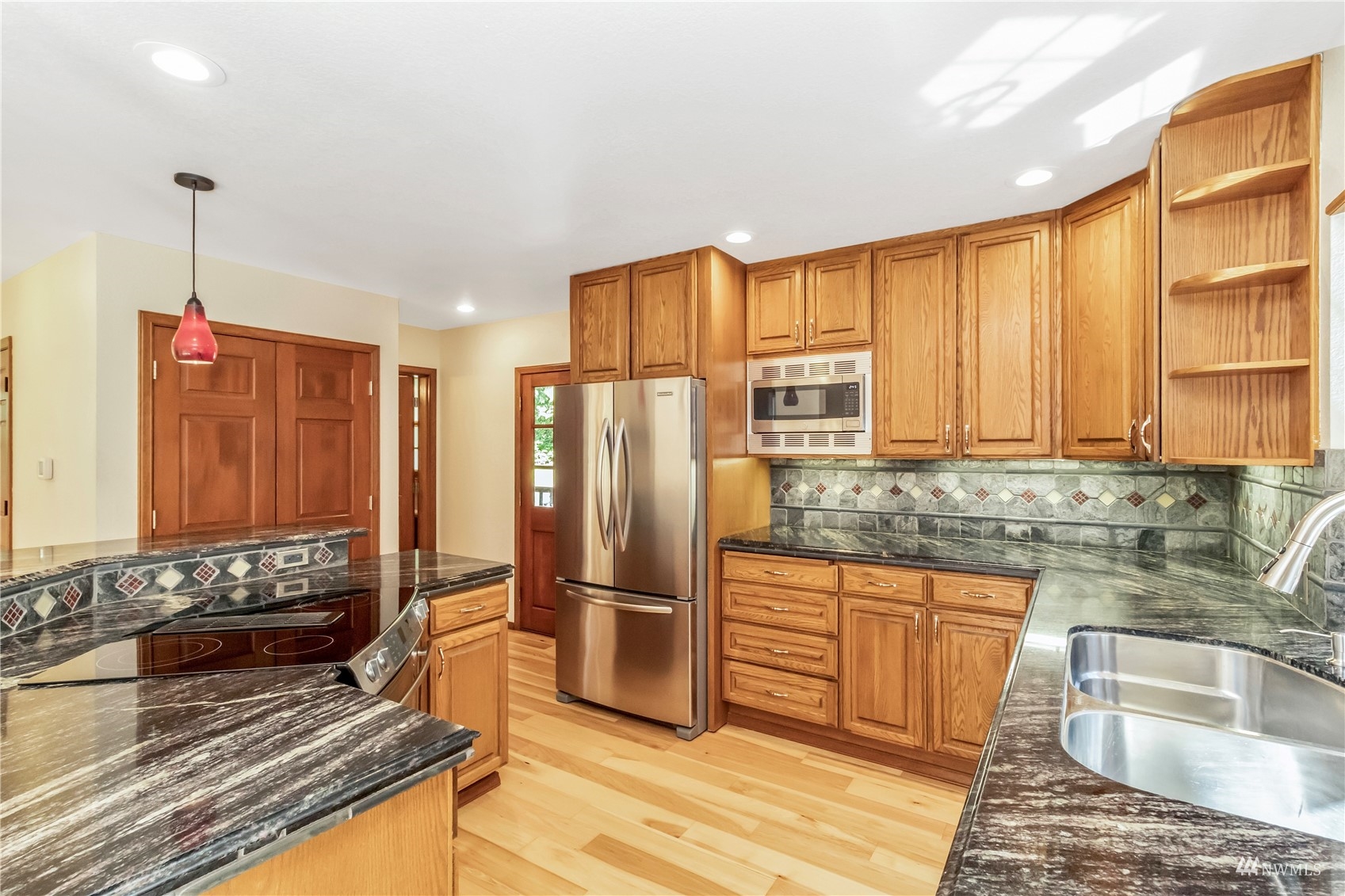 17126 West Wishon Road Snohomish, WA 98290 - Photo 9 of 35 Gallery Image 9
