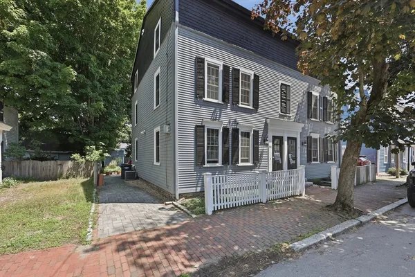 $985,000 | 69 Prospect Street, Unit 69, Newburyport, MA 01950