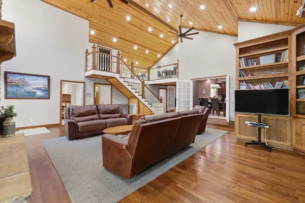 $924,900 | 10170 Stilleys Mill Road, Marion, IL 62959