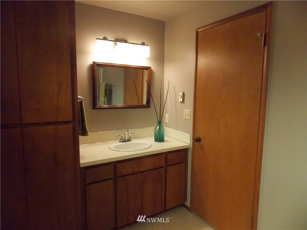 4530 Meridian Road Northeast Olympia, WA 98516 - Photo 20 of 24 Gallery Image 20