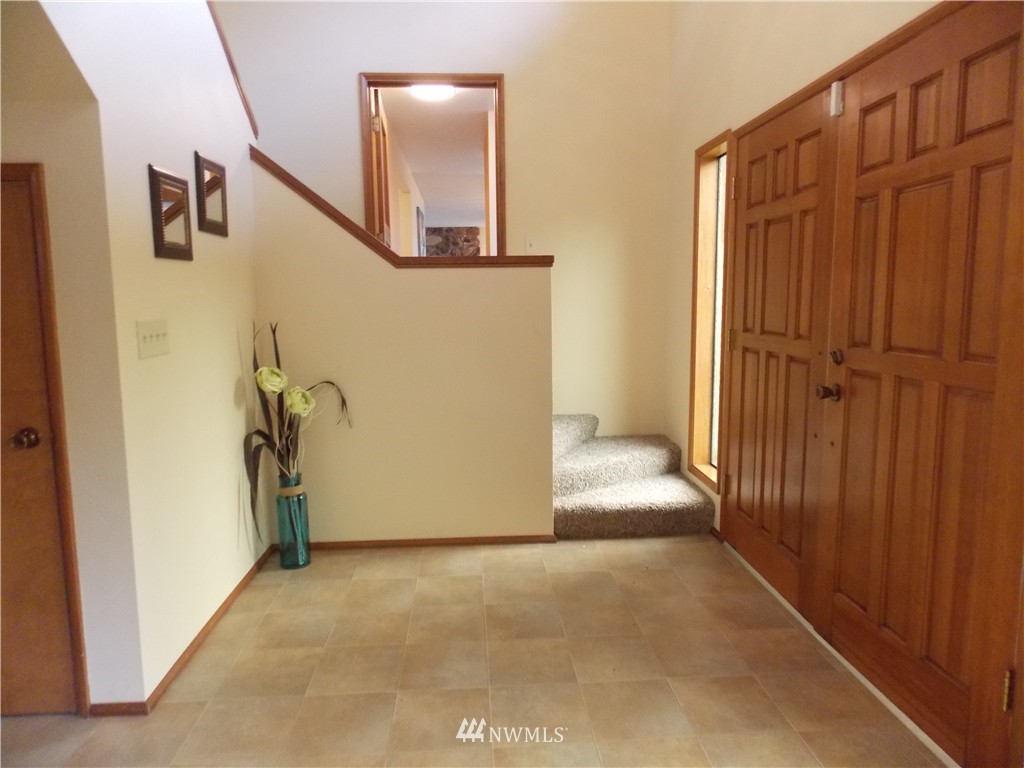 4530 Meridian Road Northeast Olympia, WA 98516 - Photo 5 of 24 Gallery Image 5