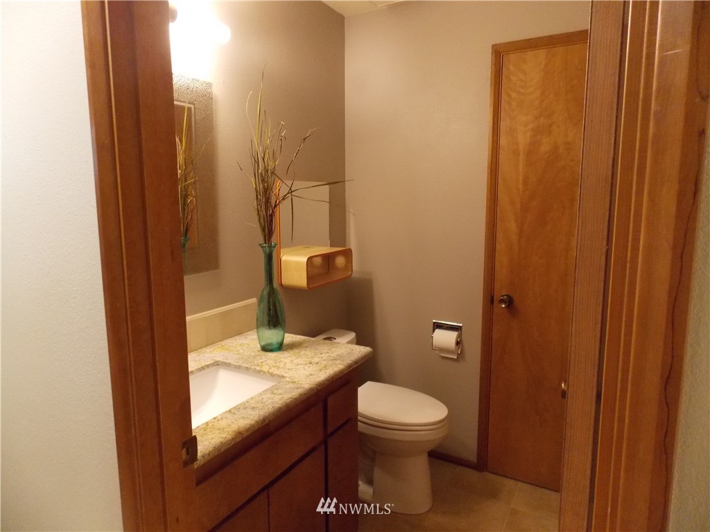 4530 Meridian Road Northeast Olympia, WA 98516 - Photo 6 of 24 Gallery Image 6