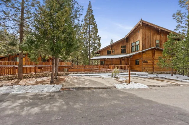 $2,498,000 | 39553 Crest Point Lane, Shaver Lake, CA 93664