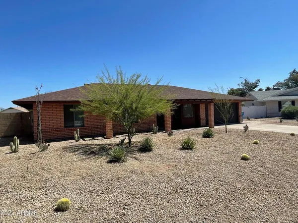 $2,695 | 13243 North 47th Place, Phoenix, AZ 85032