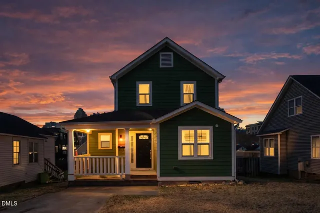 $2,850 | 312 Chavis Way, Raleigh, NC 27601