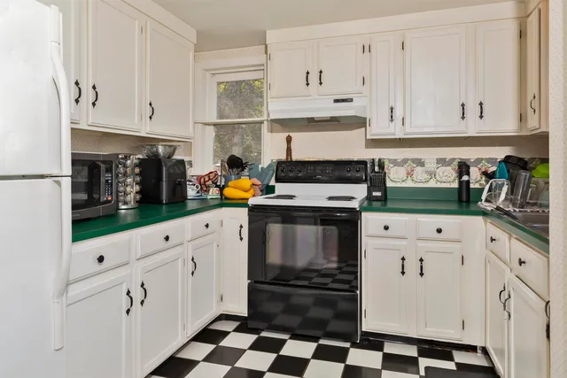 $740,000 | 207 River Road, Lyme, NH 03768