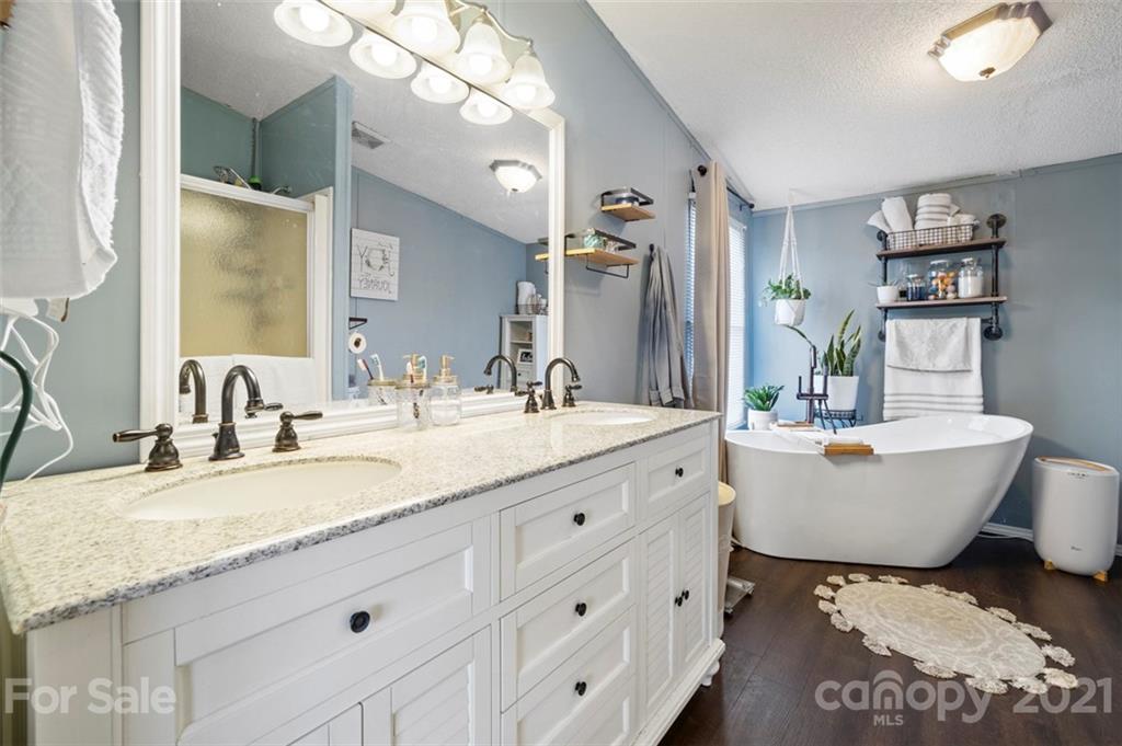 1352 Airport Rhodhiss Road Hickory, NC 28601 - Photo 17 of 37 Gallery Image 17