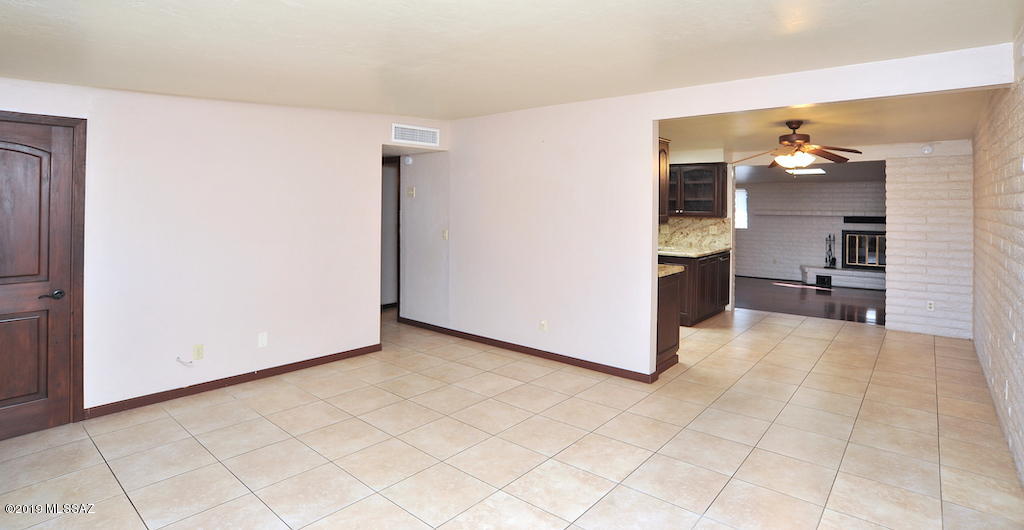 8332 East Rolling Ridge Street Tucson, AZ 85710 - Photo 11 of 49