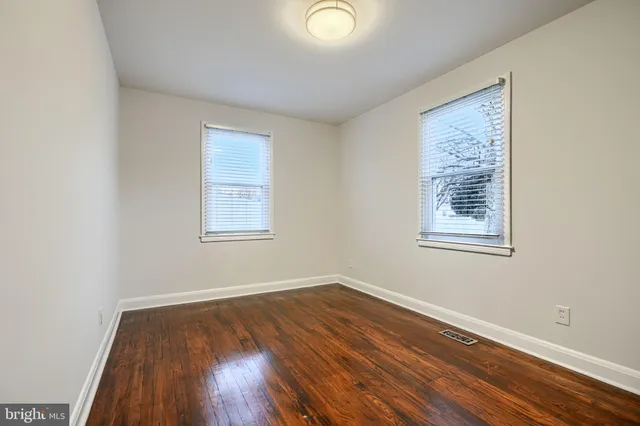 $2,200 | 929 Kinwat Avenue, Essex, MD 21221