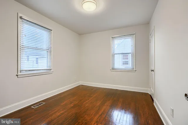 $2,200 | 929 Kinwat Avenue, Essex, MD 21221