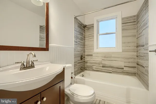 $2,200 | 929 Kinwat Avenue, Essex, MD 21221