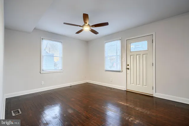 $2,200 | 929 Kinwat Avenue, Essex, MD 21221