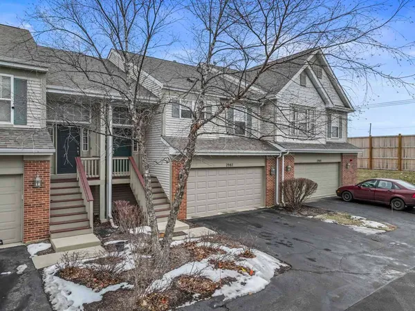 $2,850 | 2987 Saganashkee Lane, Unit 2987, Naperville, IL 60564