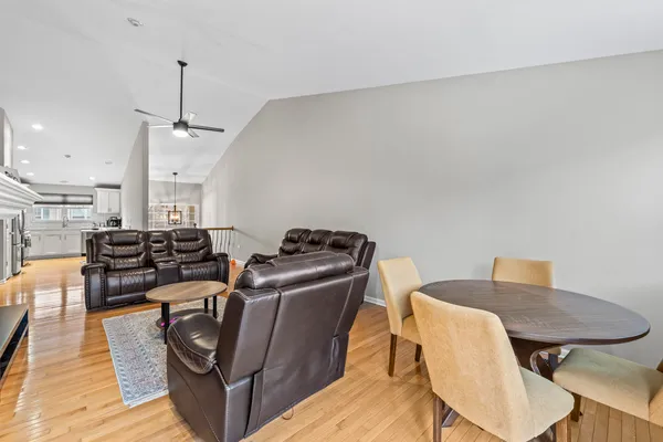 $2,850 | 2987 Saganashkee Lane, Unit 2987, Naperville, IL 60564