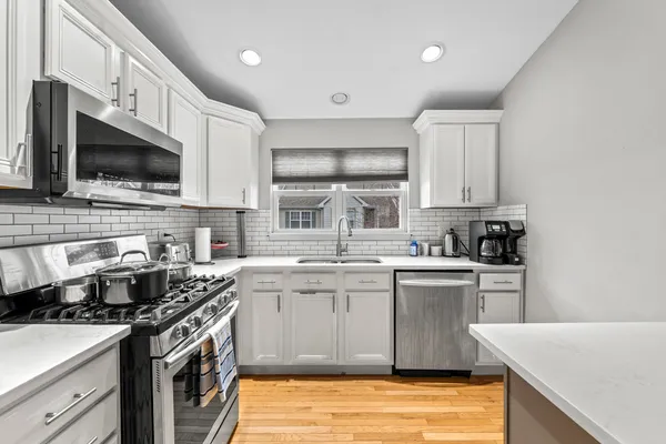 $2,850 | 2987 Saganashkee Lane, Unit 2987, Naperville, IL 60564