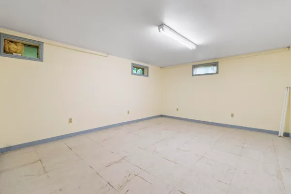 $425,000 | 19 Windy Meadows Drive, Manchester, ME 04351