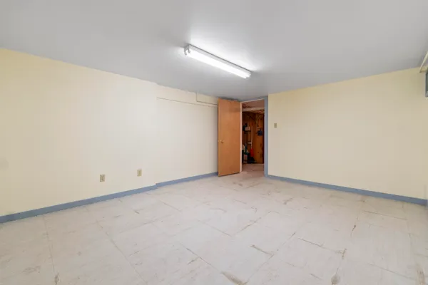 $425,000 | 19 Windy Meadows Drive, Manchester, ME 04351