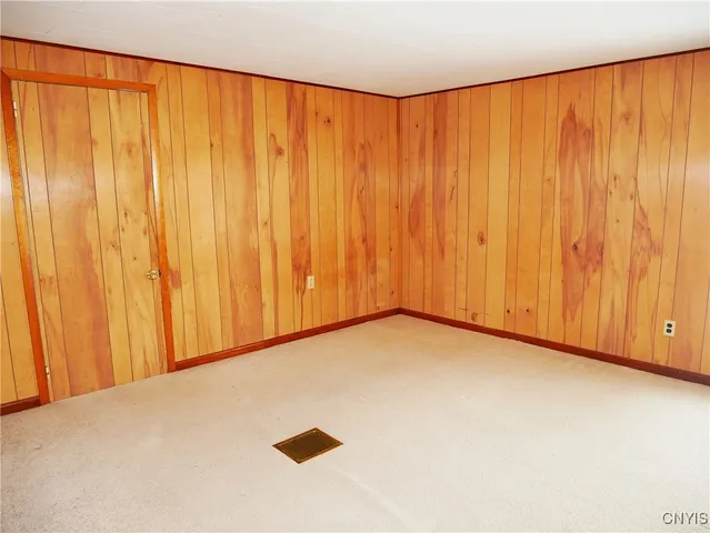 $194,500 | 174 Elmwood Avenue North, Sangerfield, NY 13480