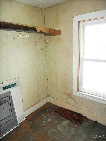 $189,000 | 174 Elmwood Avenue North, Sangerfield, NY 13480